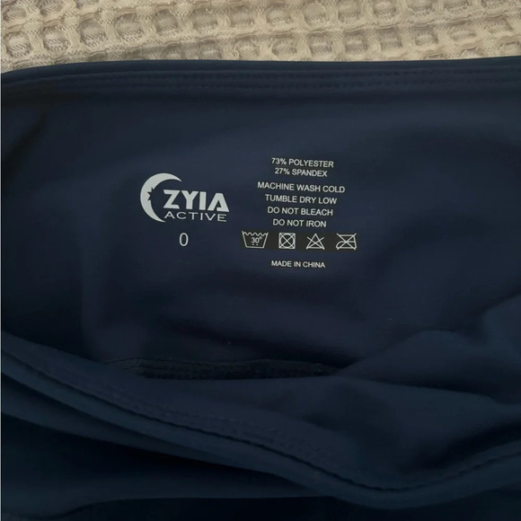 Zyia capri leggings - Picture 3 of 3